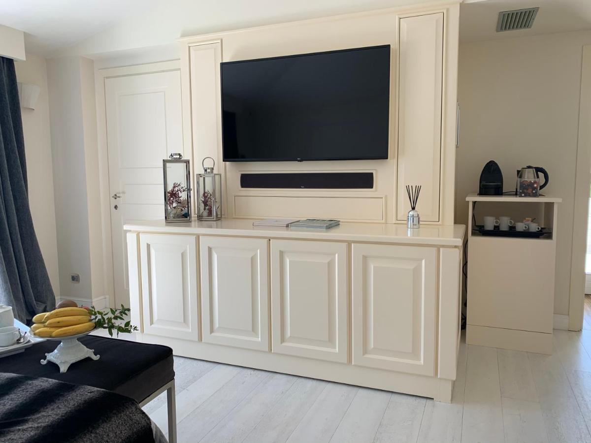 White House Luxury Hospitality Hotel Olbia Buitenkant foto