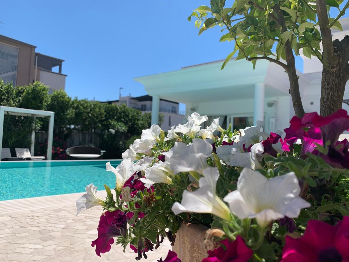 White House Luxury Hospitality Hotel Olbia Buitenkant foto